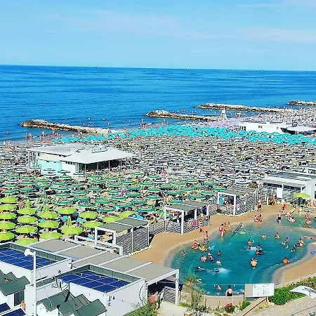 Rosa Hotel 3*